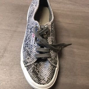 Snake skin supergas